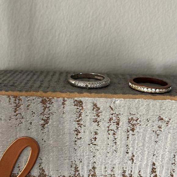 Set of Costume Jewelry Rings - Picture 4 of 5